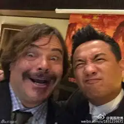 组图黄磊晒搞怪自拍似表情包网友卖萌可耻