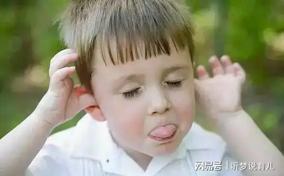 为什么你的孩子面无表情,幽默感对孩子有多重要我来告诉你