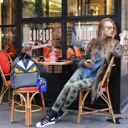 时尚圈老司机范爷出活动被截表情包