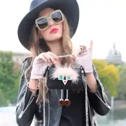 时尚圈老司机范爷出活动被截表情包