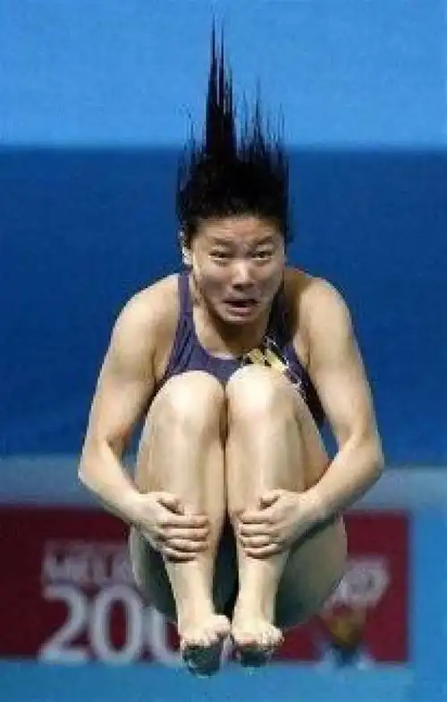 开心一刻笑话数学课上,老师问了一个比较绕的数学题