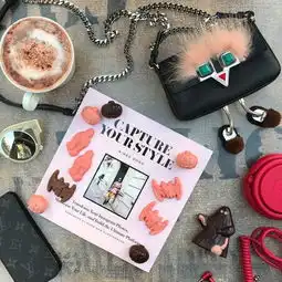 预测2017年最火的itbag竟然是这个魔性表情包